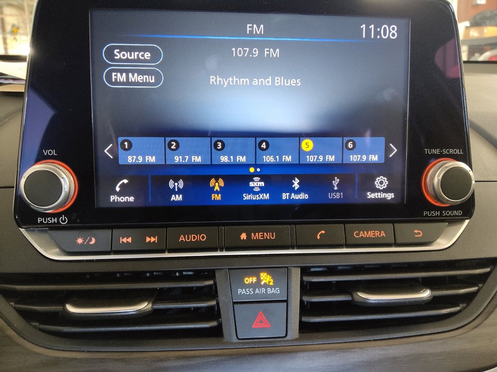 Used 2025 Nissan Altima 2.5 SV image 25