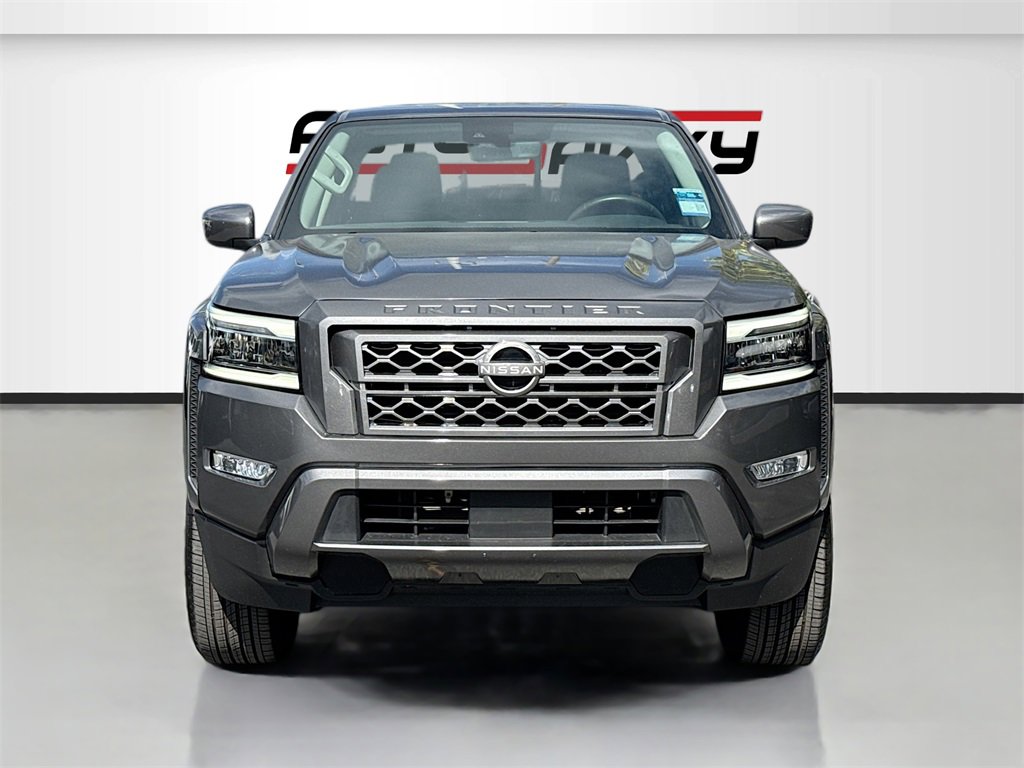 Used 2024 Nissan Frontier SL w/ Technology Package image 2