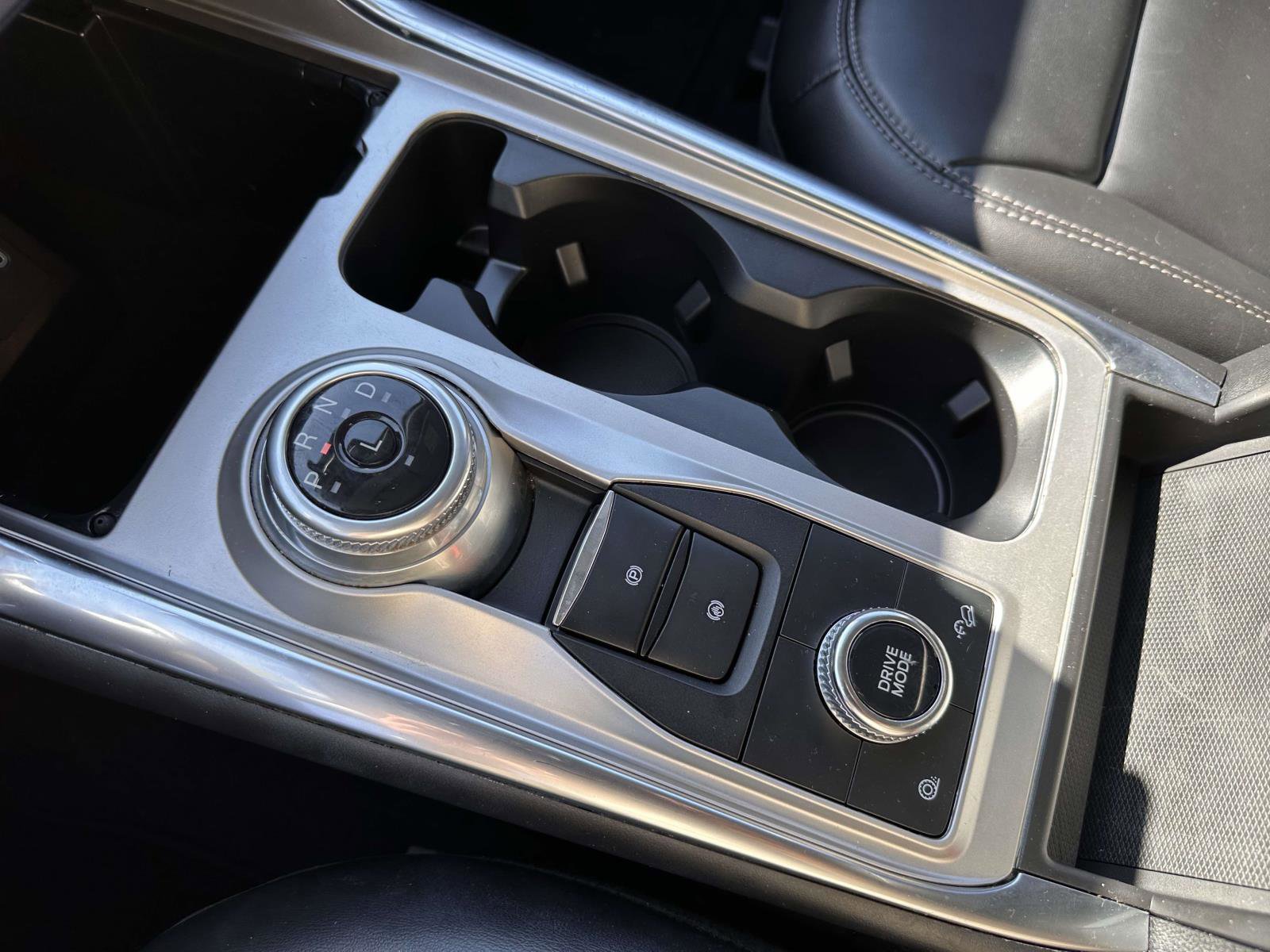 Certified 2022 Ford Explorer XLT w/ Equipment Group 202A image 27