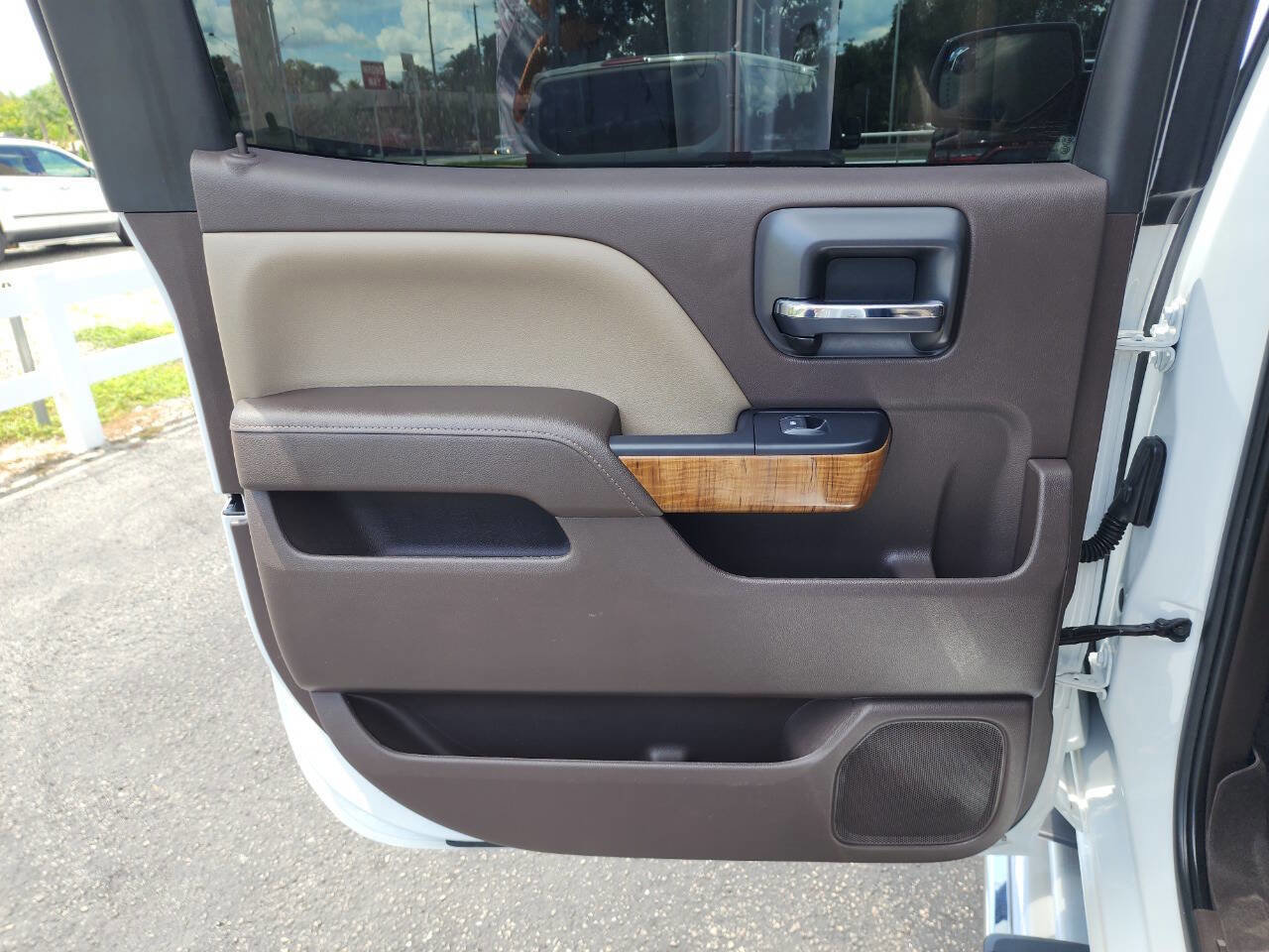 Used 2017 GMC Sierra 1500 SLT image 25