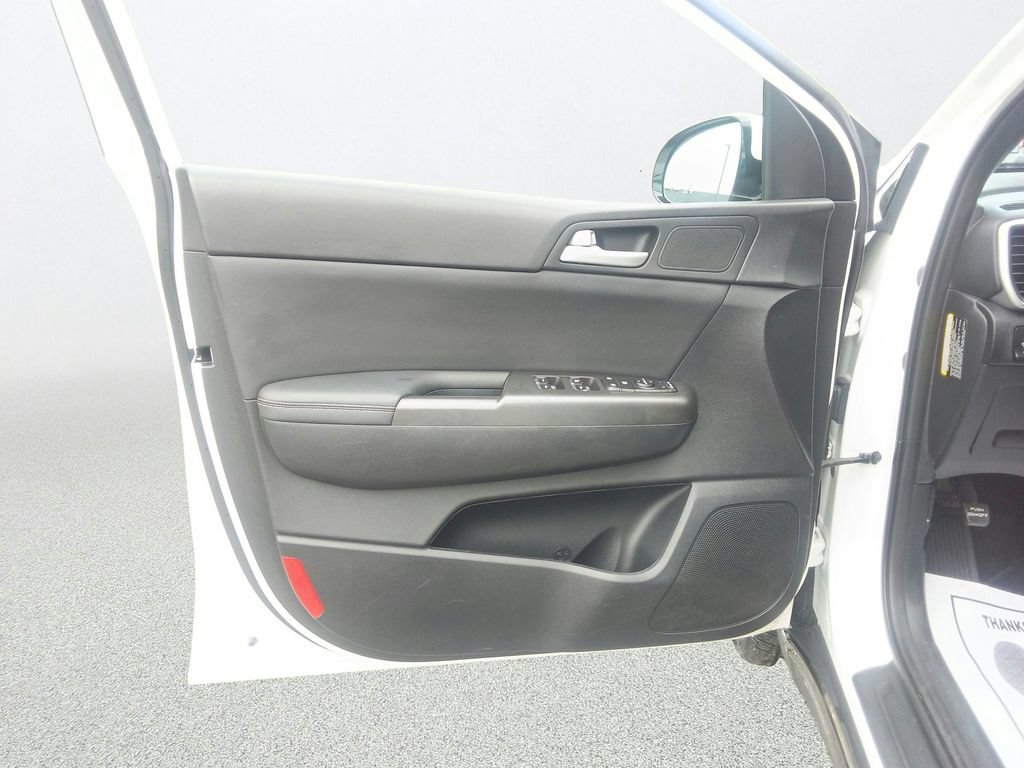 Used 2020 Kia Sportage S w/ S Sunroof Package AWD/4WD image 17