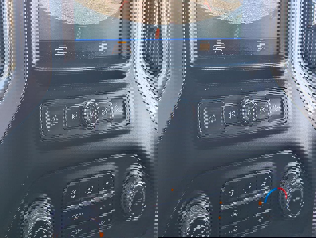 Used 2020 Chevrolet Silverado 1500 Custom w/ Custom Value Package image 24