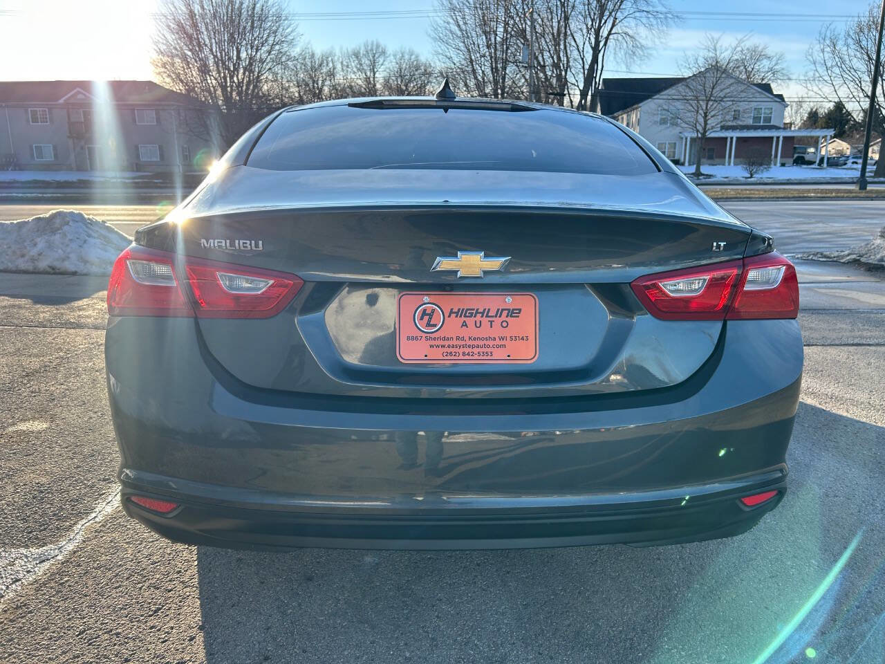 Used 2017 Chevrolet Malibu LT image 4