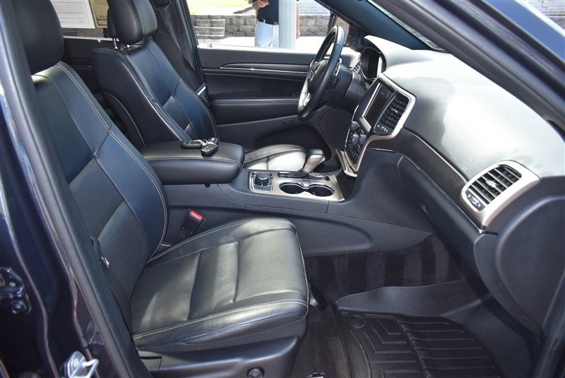 Used 2016 Jeep Grand Cherokee Limited w/ Luxury Group II AWD/4WD image 31