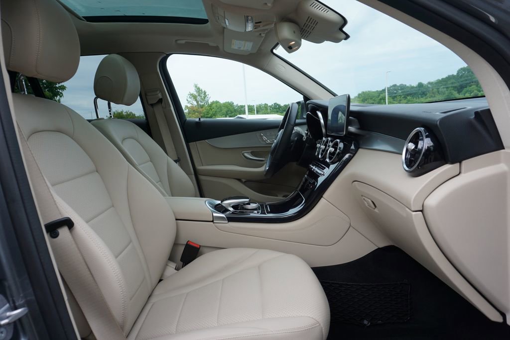 Used 2017 Mercedes-Benz GLC 300 4MATIC image 50