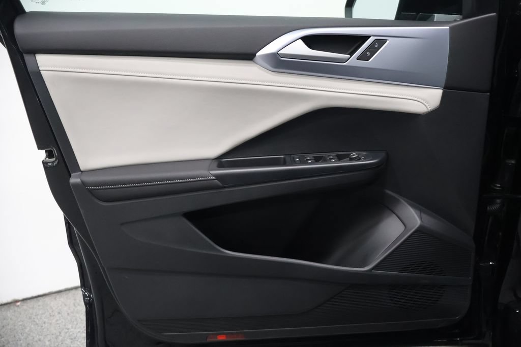 New 2026 Volkswagen Taos SE AWD/4WD image 12