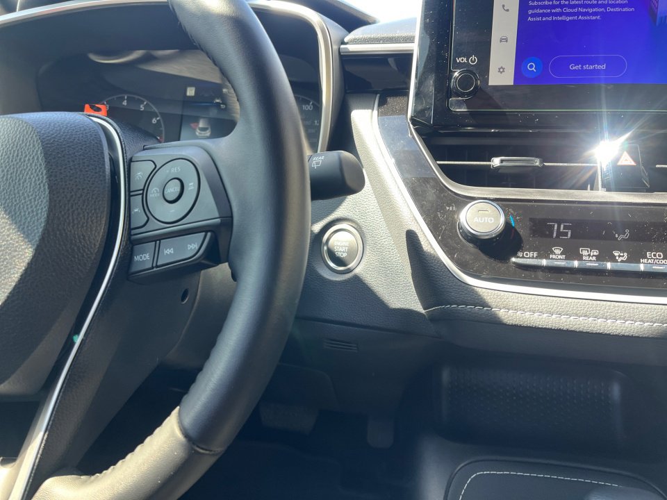 Certified 2025 Toyota Corolla SE image 36