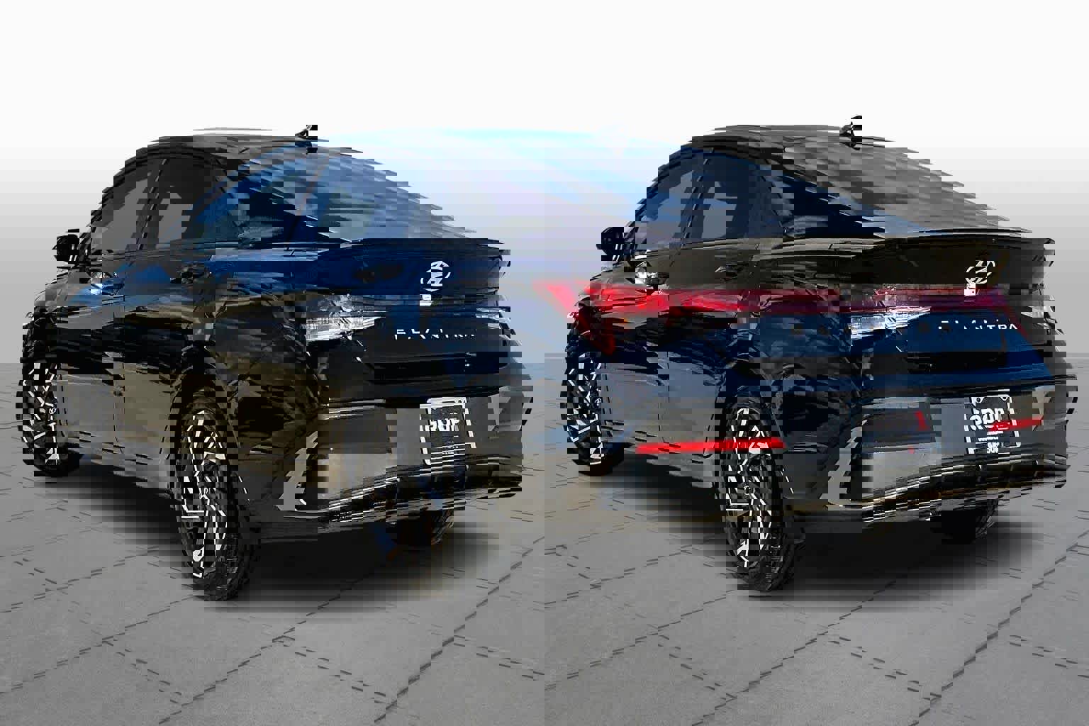 Certified 2025 Hyundai Elantra Sport image 22