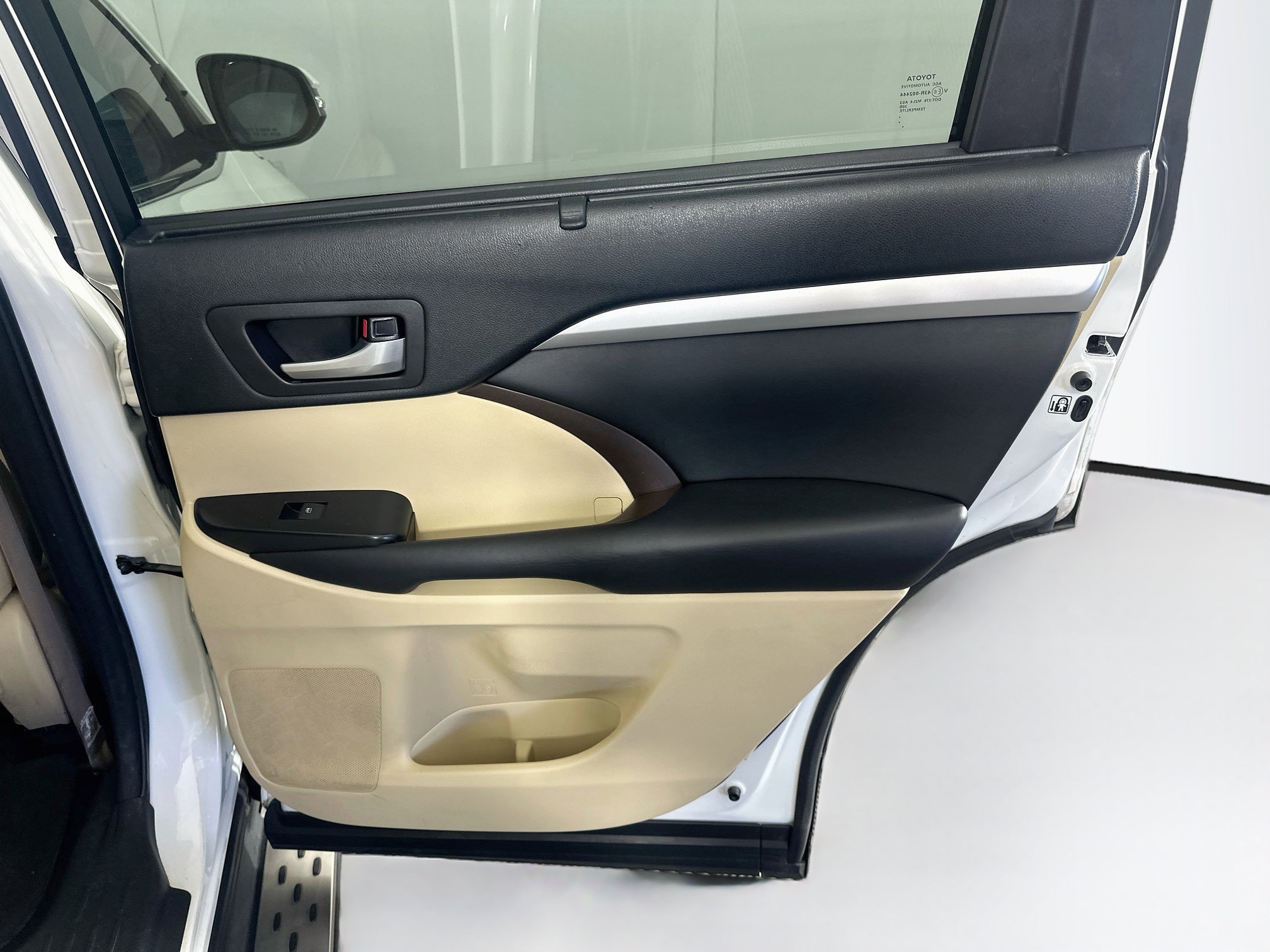Used 2018 Toyota Highlander XLE FWD image 33