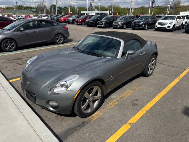 Used 2007 Pontiac Solstice Convertible w/ Premium Package RWD image 1