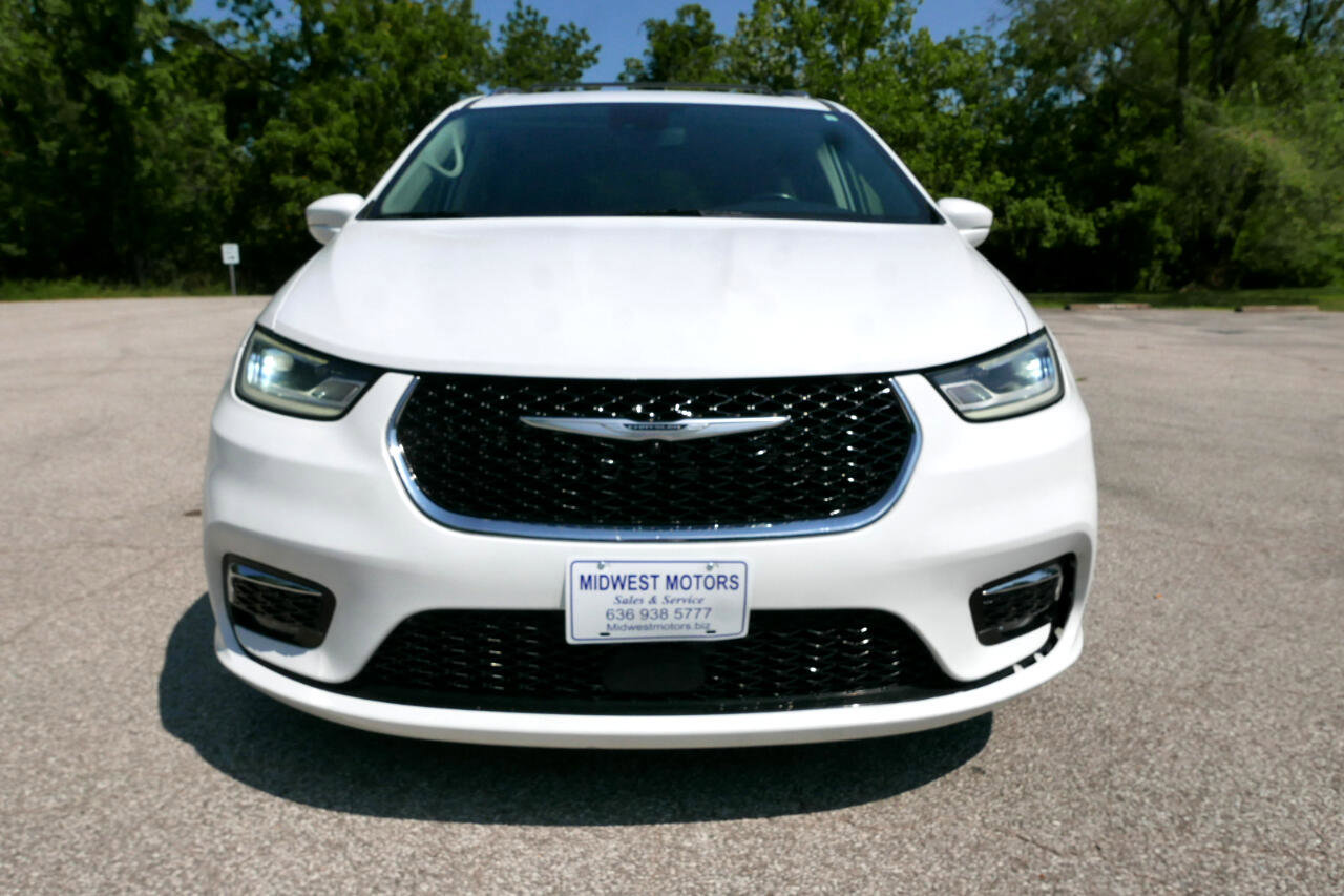 Used 2021 Chrysler Pacifica Touring-L image 3