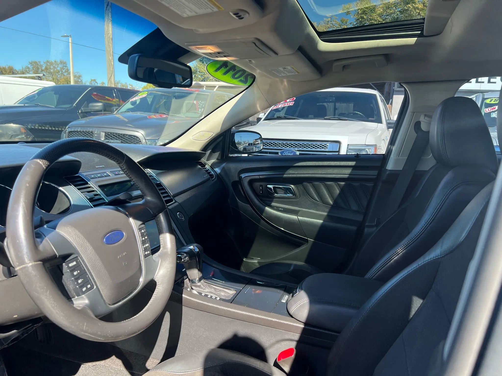 Used 2011 Ford Taurus SHO image 9