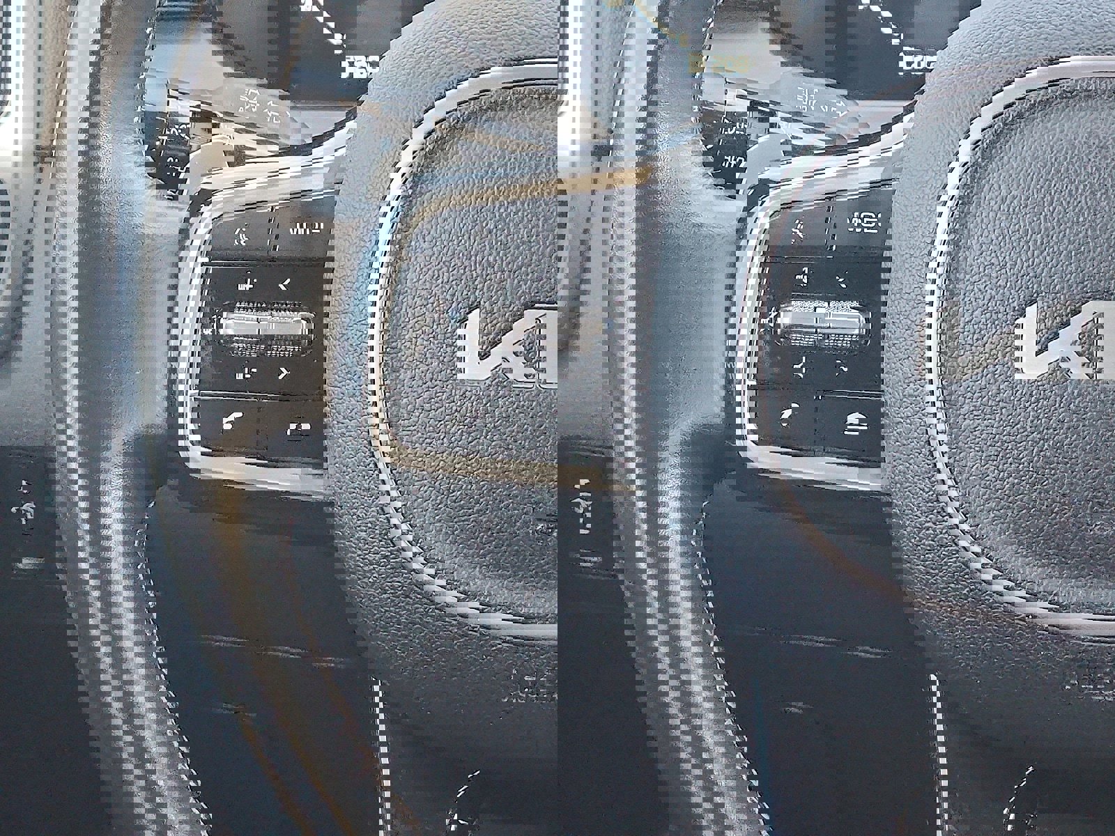 Used 2023 Kia Sorento SX image 15