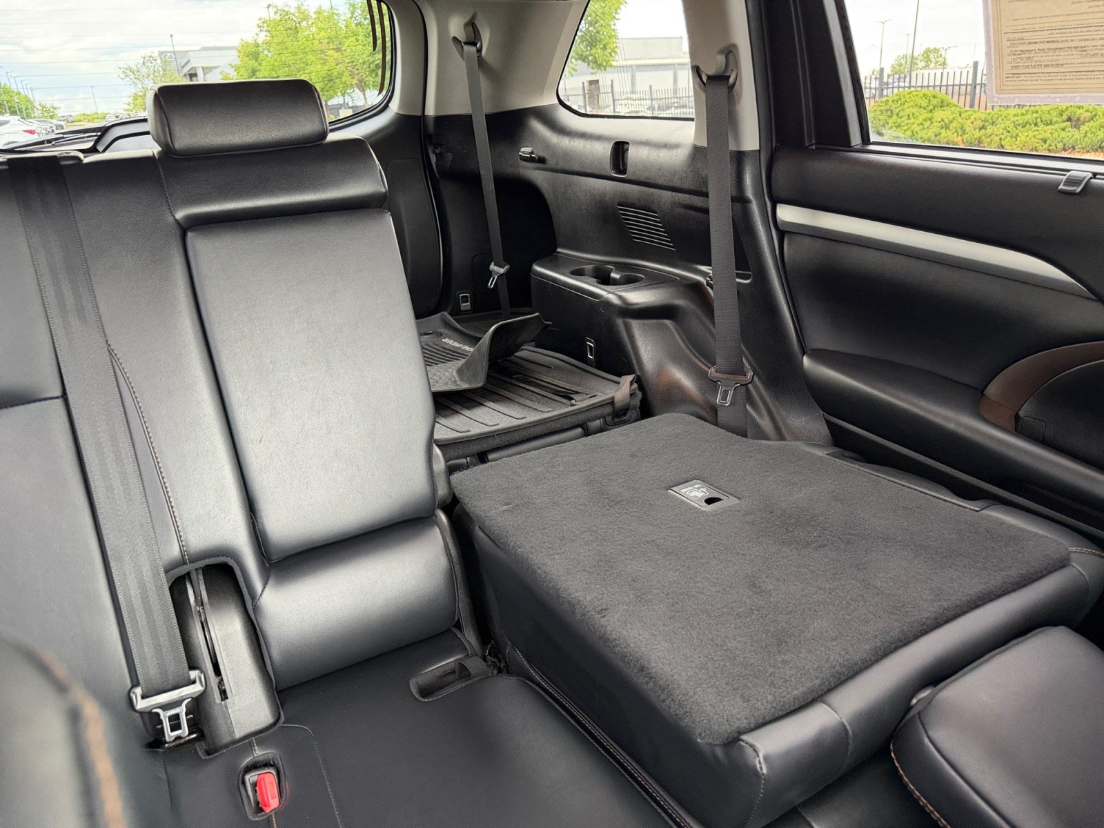 Used 2019 Toyota Highlander XLE AWD/4WD image 18