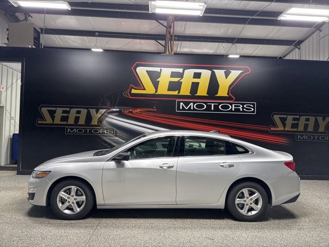 Used 2019 Chevrolet Malibu LS image 2