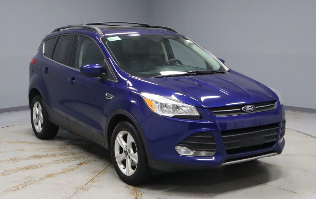 Used 2016 Ford Escape SE w/ Equipment Group 201A image 1