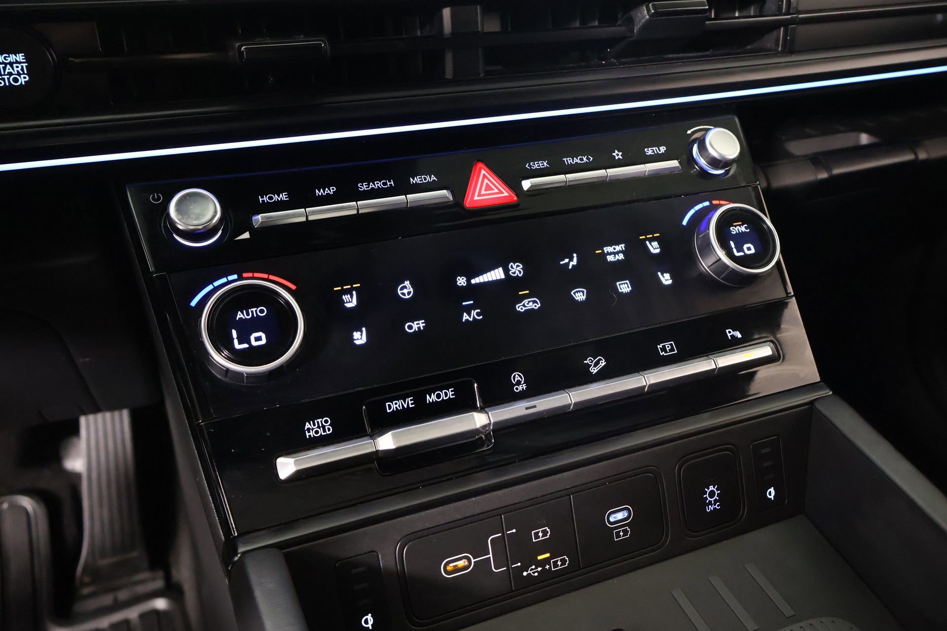 Used 2025 Hyundai Santa Fe Calligraphy image 8