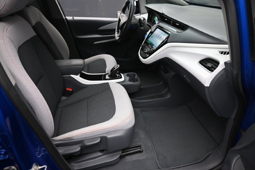 Used 2017 Chevrolet Bolt LT FWD image 9