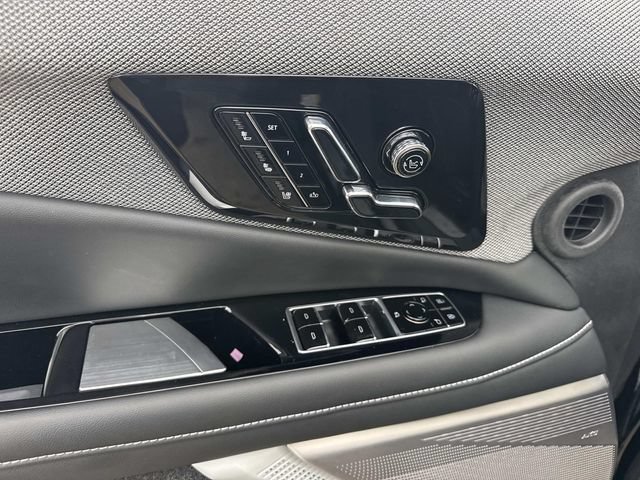Used 2026 Cadillac Optiq Sport 2 RWD image 19