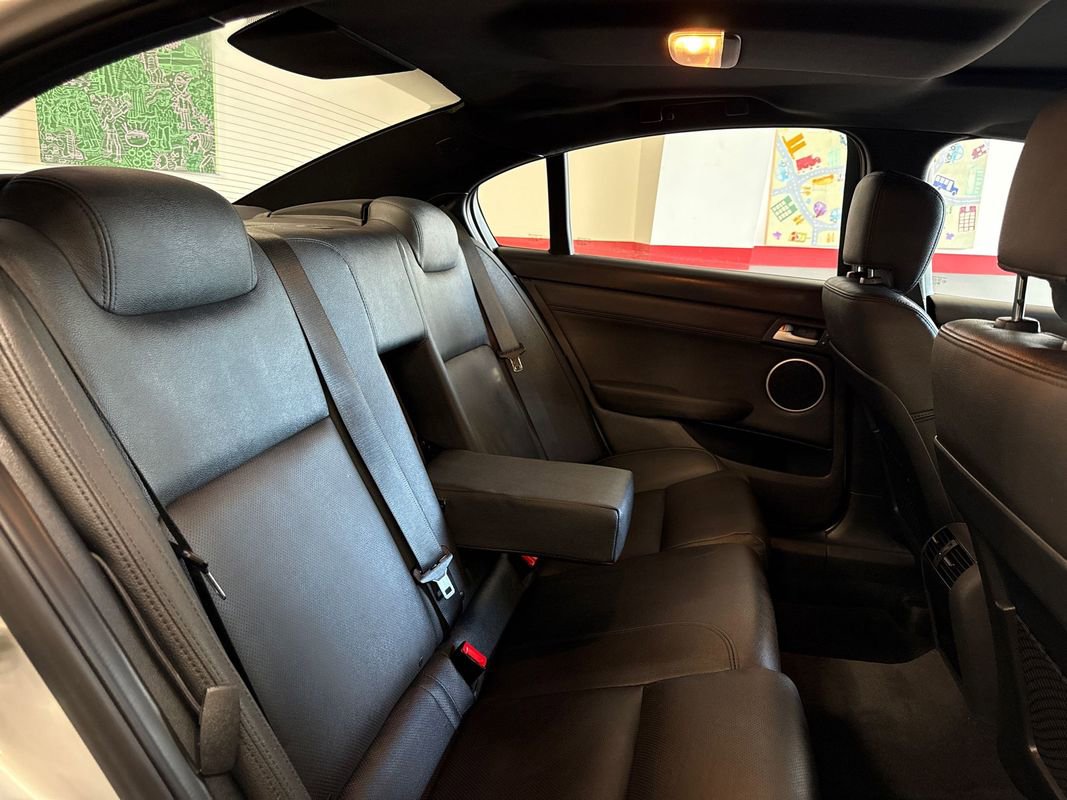 Used 2009 Pontiac G8 GXP image 90