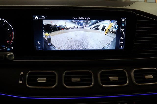 Used 2024 Mercedes-Benz GLS 580 4MATIC image 11