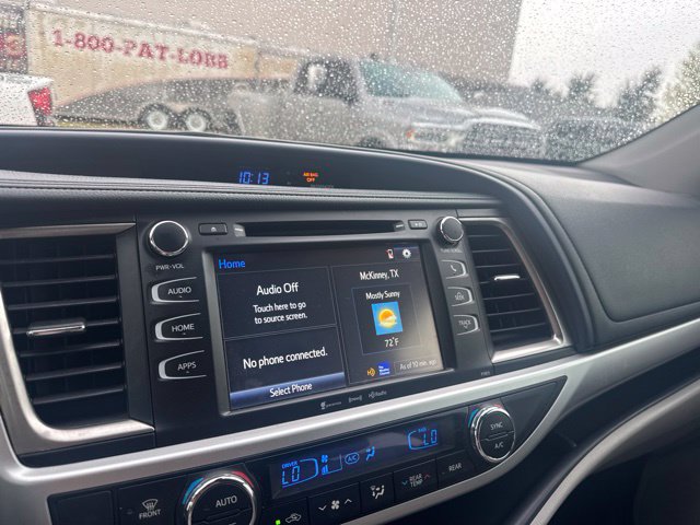 Used 2019 Toyota Highlander Plus FWD image 11
