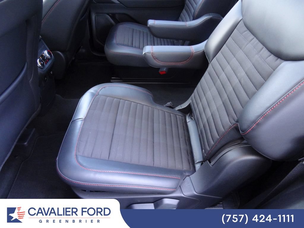 Used 2026 Ford Explorer ST-Line w/ ST-Line Street Pack AWD/4WD image 8