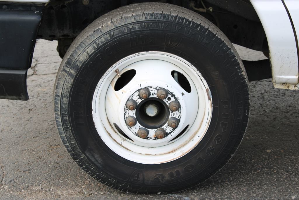 Used 2015 Ford E-350 and Econoline 350 Super Duty image 16