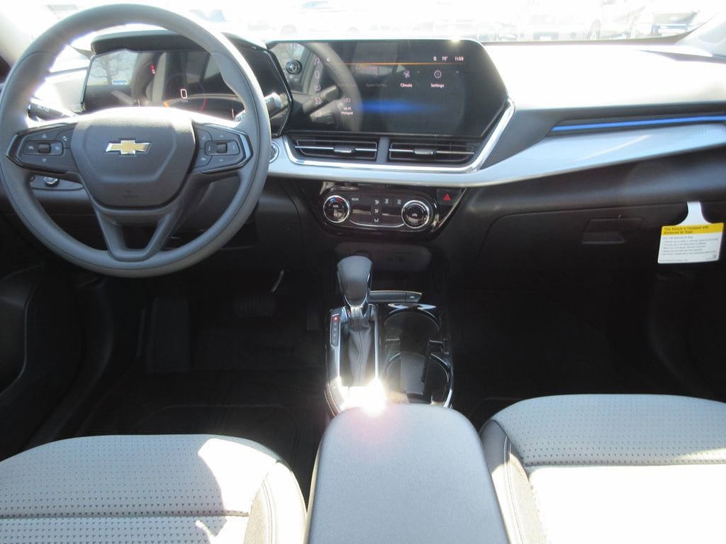 New 2026 Chevrolet Trax LT w/ LPO, Blackout Package FWD image 14