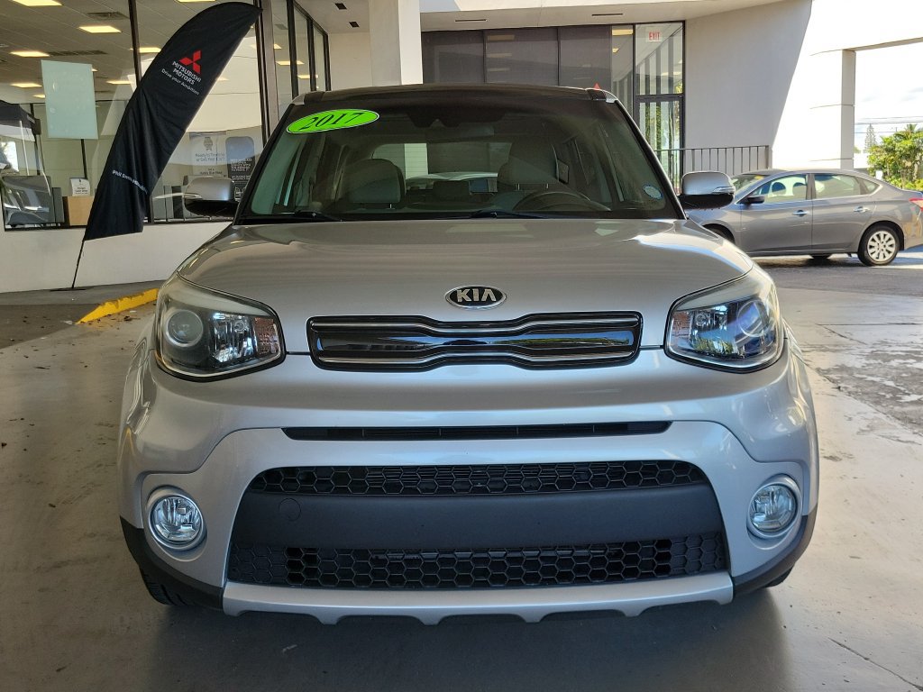 Used 2017 Kia Soul + w/ Primo Package FWD image 2