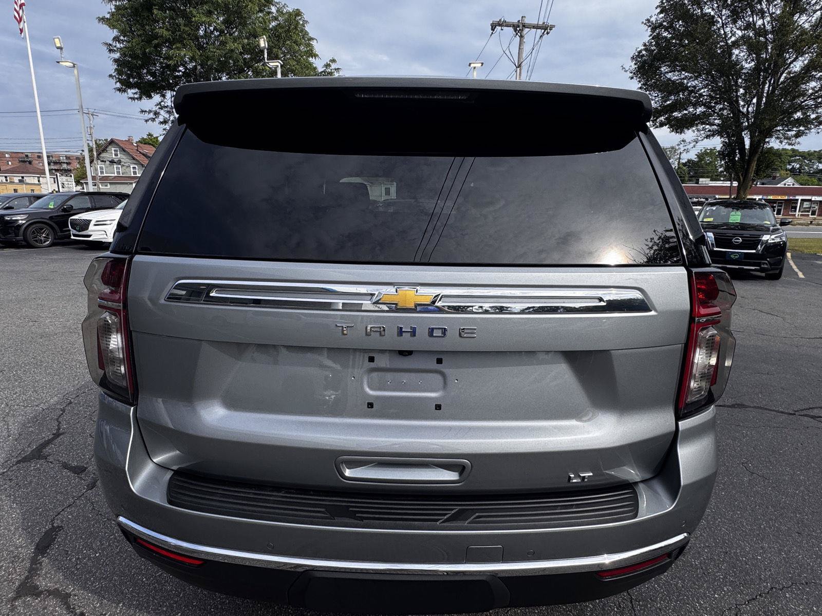Used 2024 Chevrolet Tahoe LT w/ LT Signature Package AWD/4WD image 6