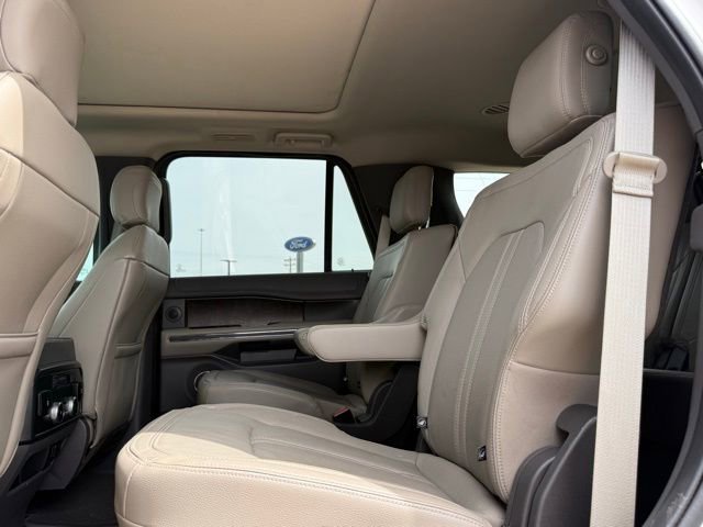 Used 2020 Ford Expedition Limited w/ Equipment Group 301A image 18