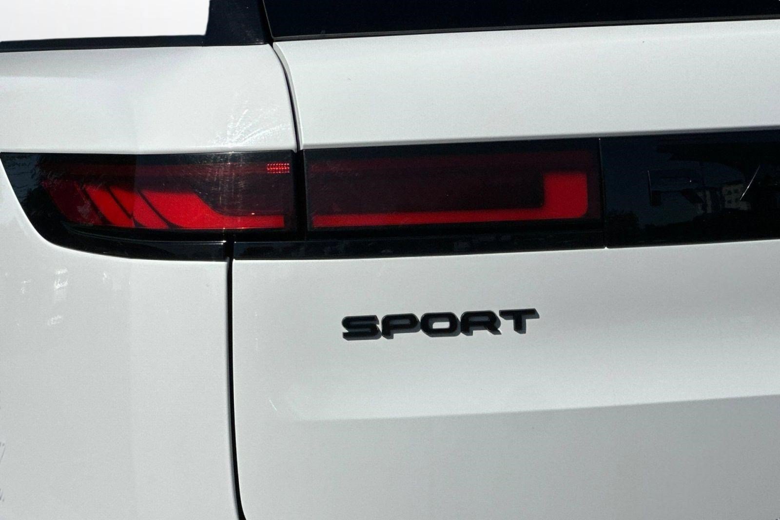 Used 2023 Land Rover Range Rover Sport SE AWD/4WD image 32