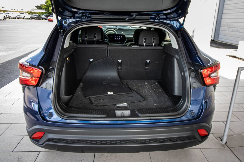 Used 2024 Chevrolet Trax LS FWD image 16