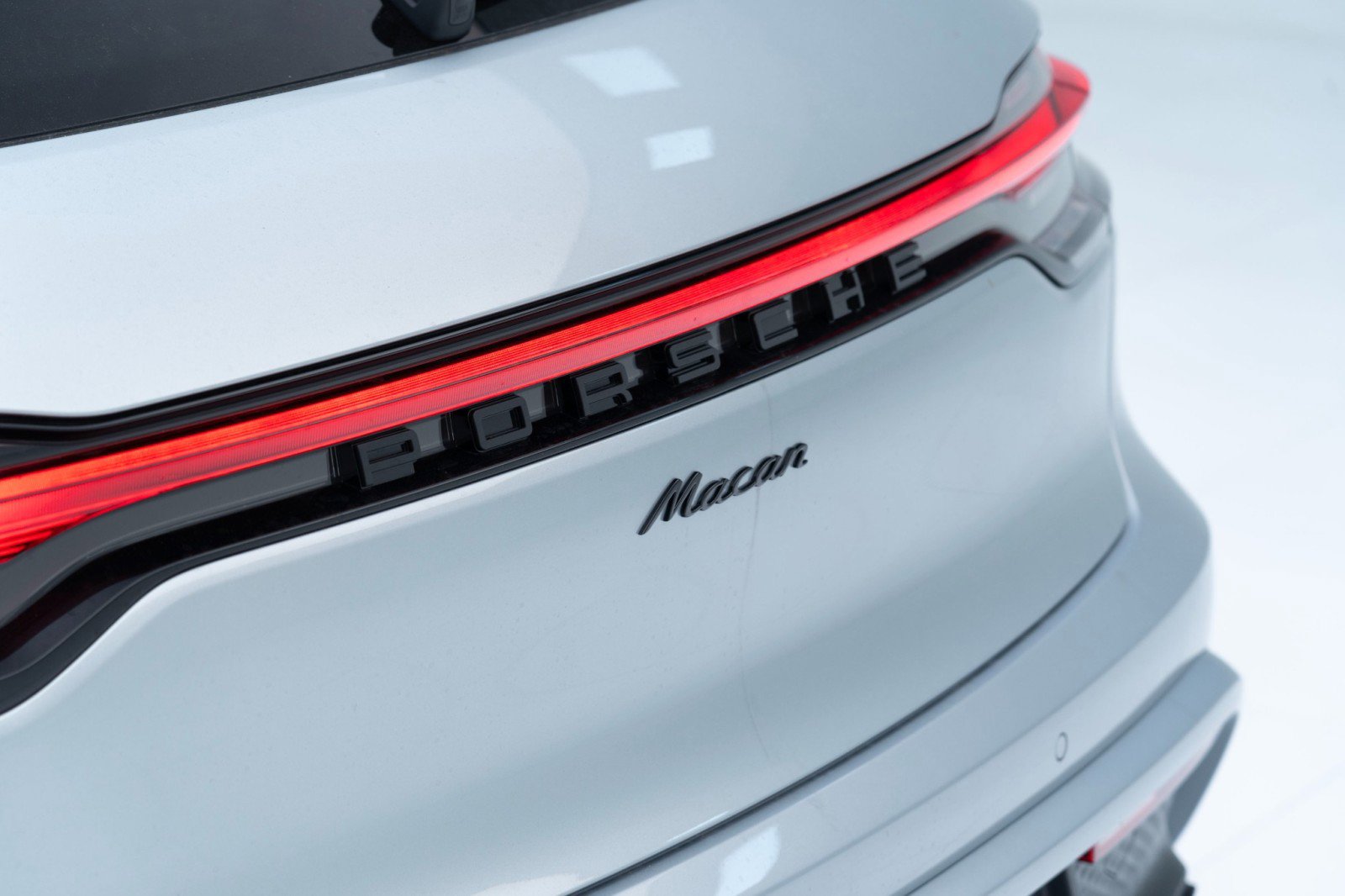 New 2025 Porsche Macan image 13