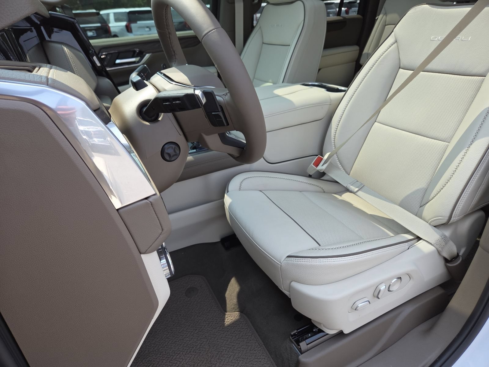 New 2026 GMC Yukon XL Denali w/ Denali Reserve Package AWD/4WD image 31