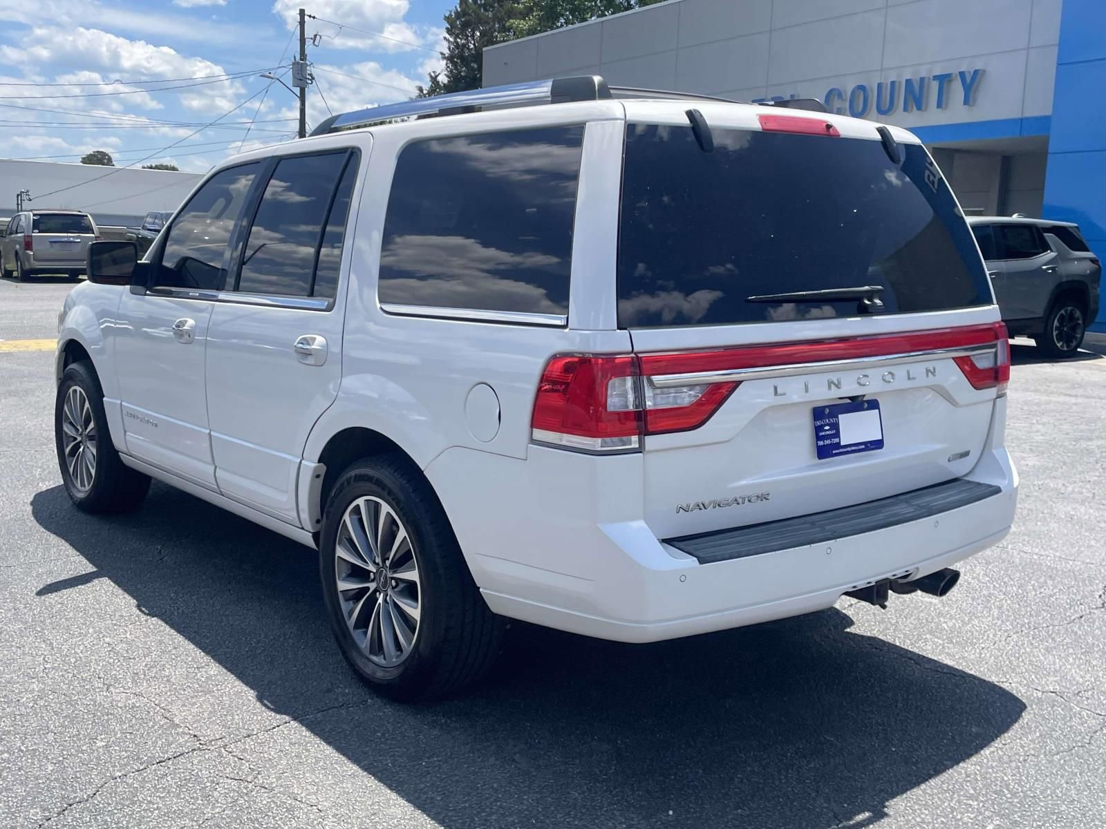 Used 2015 Lincoln Navigator 4WD image 5