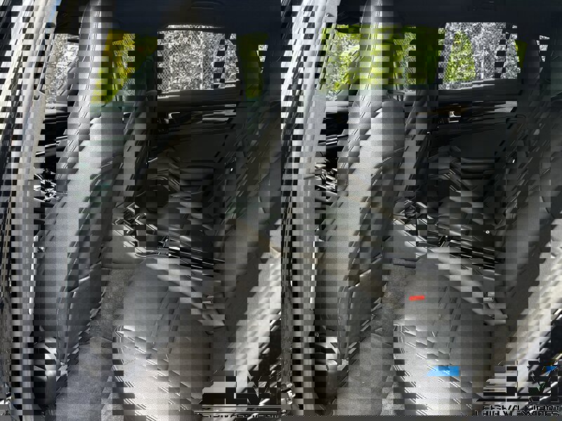 Used 2017 Porsche Panamera 4 AWD/4WD image 11