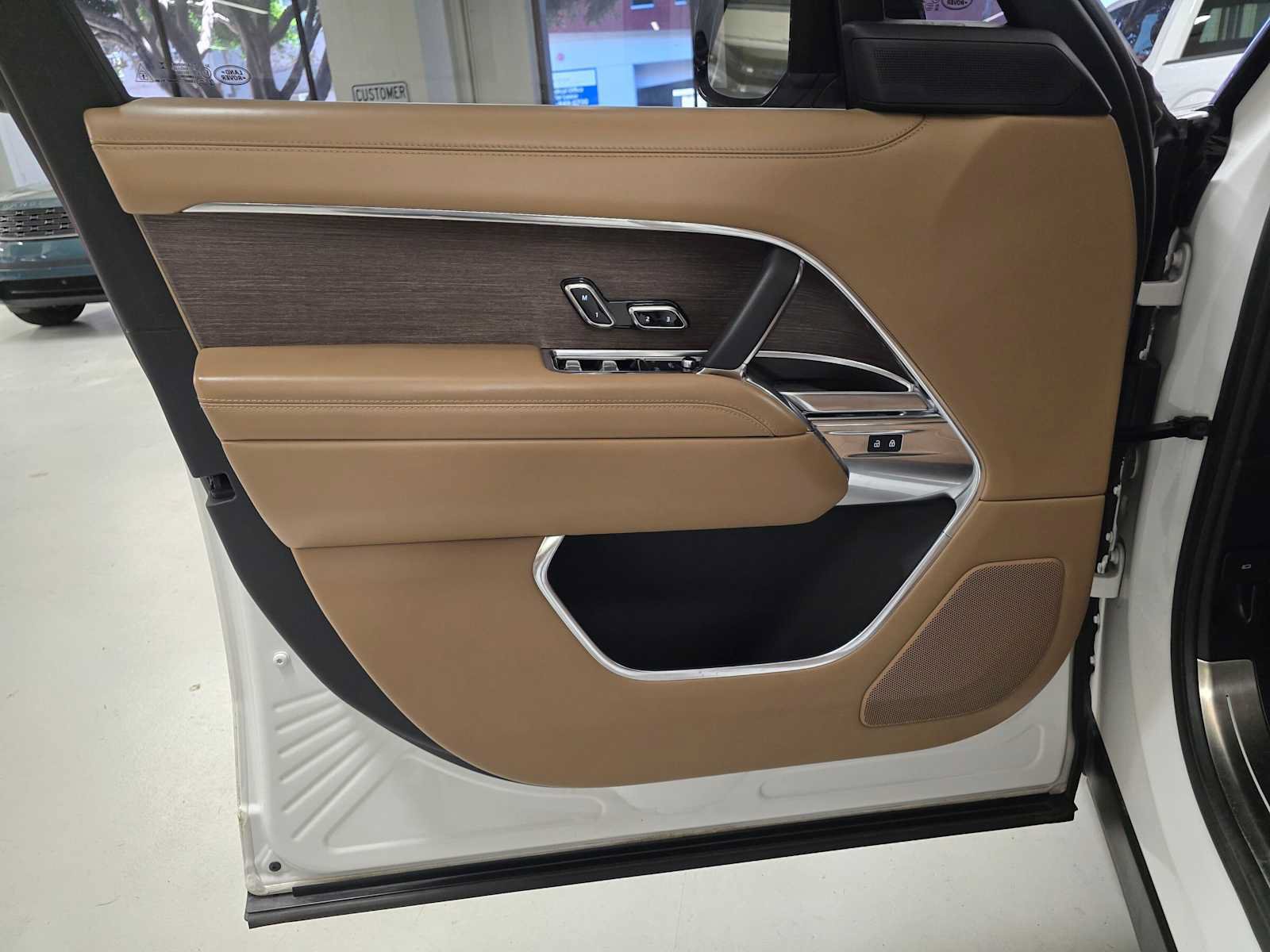 Used 2023 Land Rover Range Rover Autobiography AWD/4WD image 20