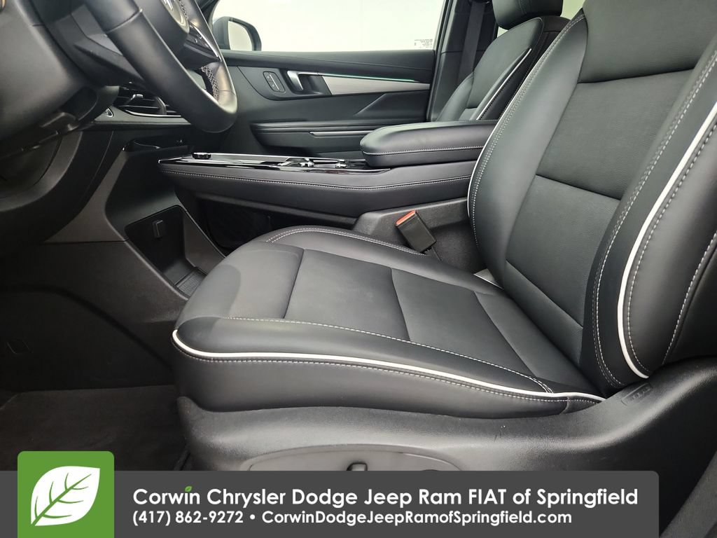 Used 2025 Buick Enclave Preferred AWD/4WD image 19