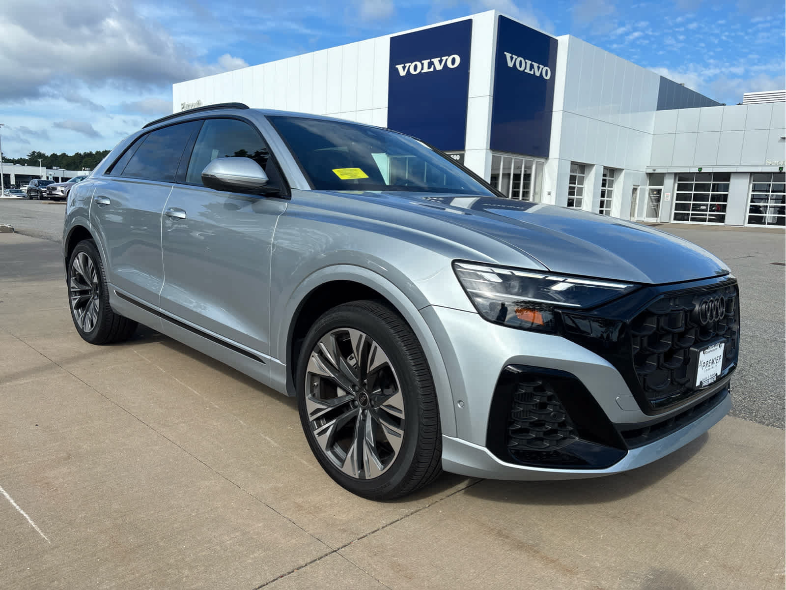 Used 2025 Audi Q8 Premium Plus w/ Premium Plus Package AWD/4WD image 2