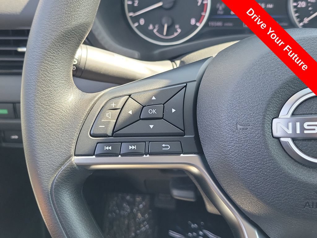 Used 2025 Nissan Sentra SV FWD image 7