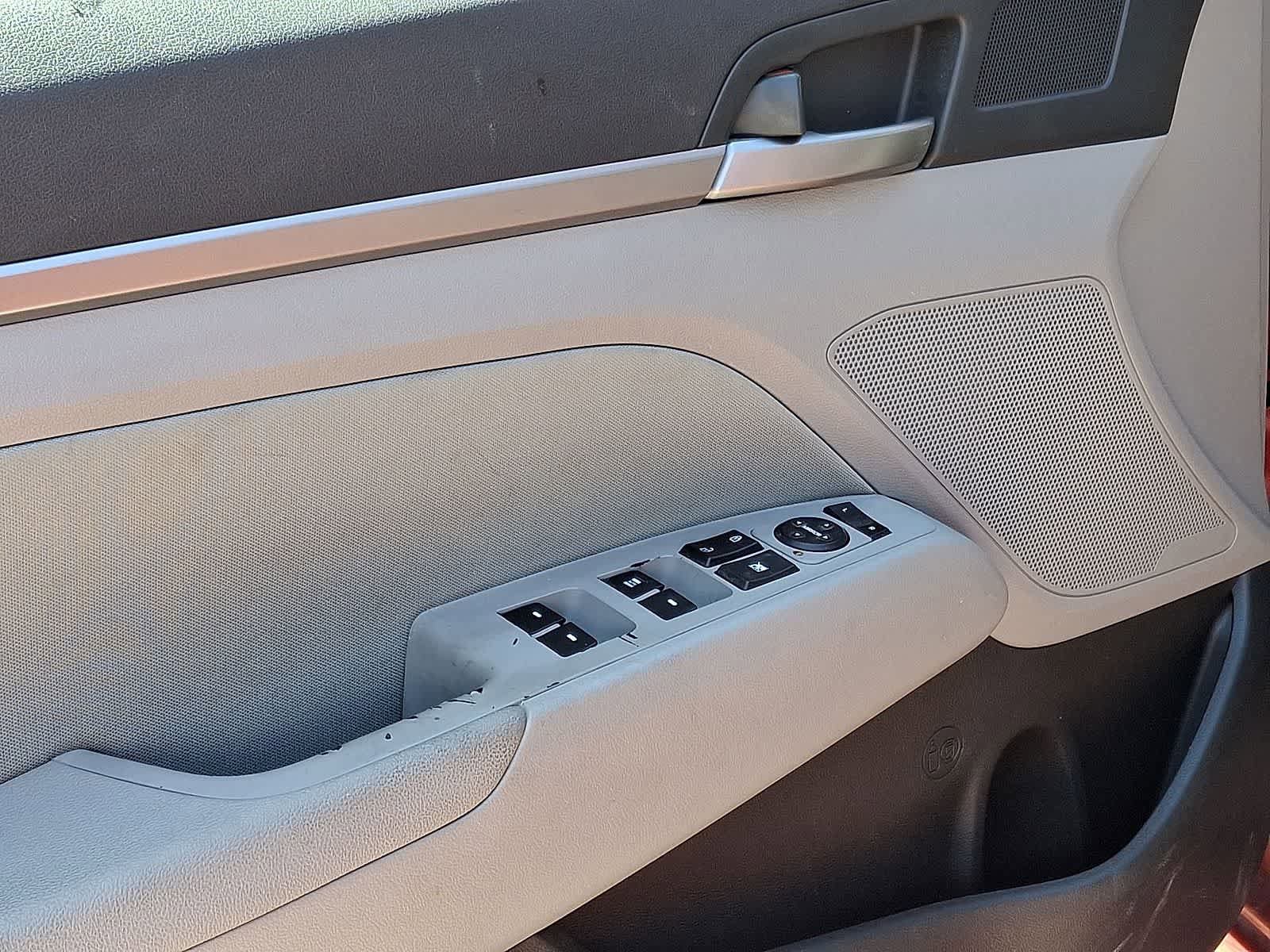 Used 2018 Hyundai Elantra SEL FWD image 26