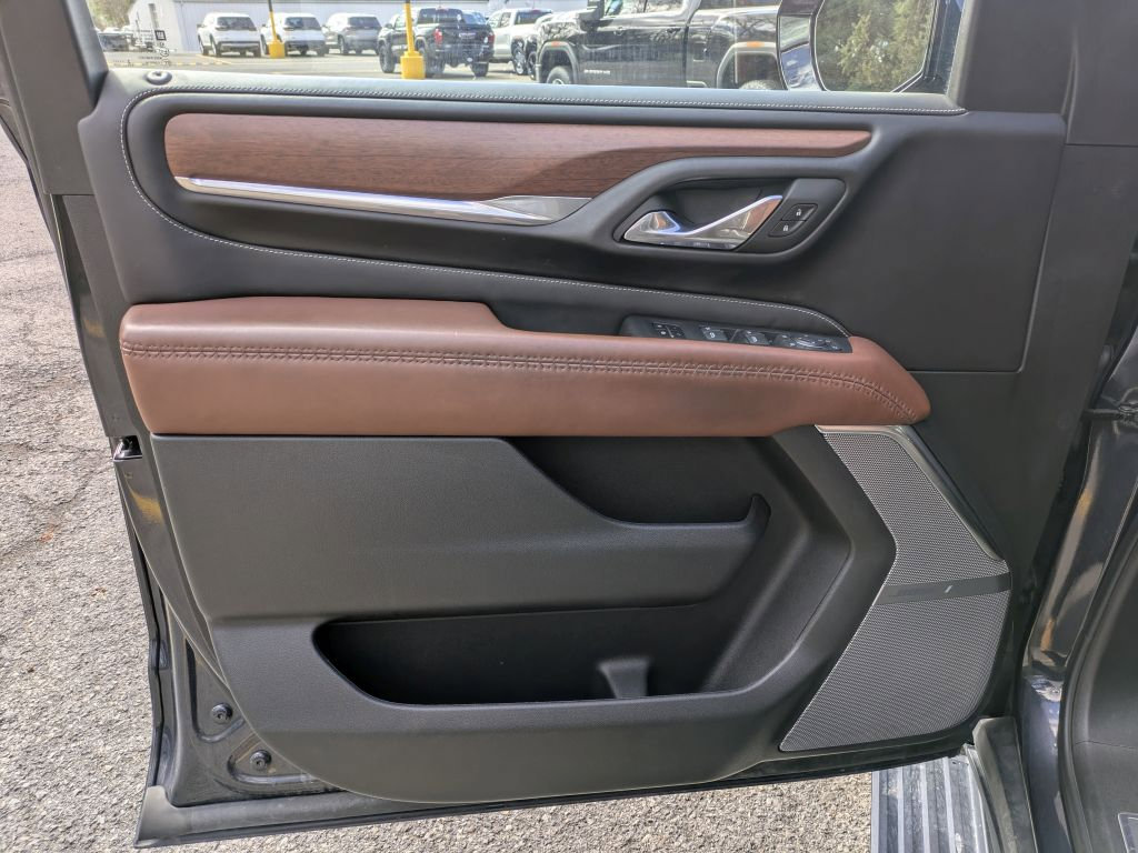 Used 2023 GMC Yukon Denali Ultimate image 9