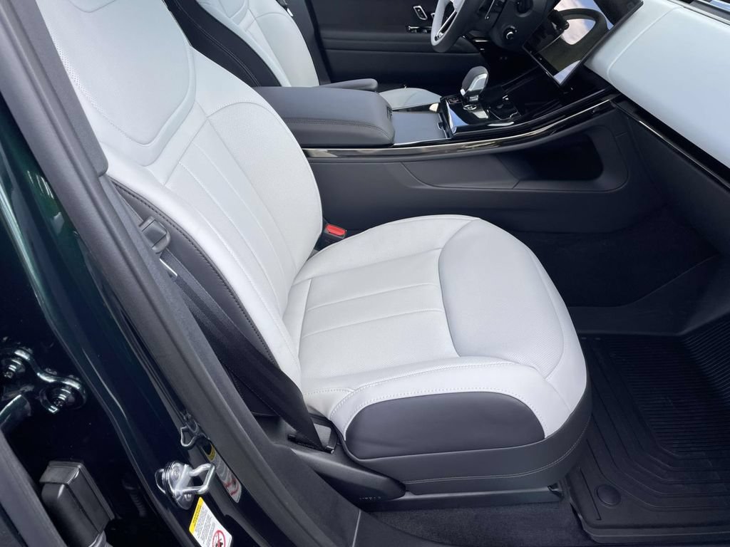 New 2026 Land Rover Range Rover Sport Dynamic SE AWD/4WD image 18