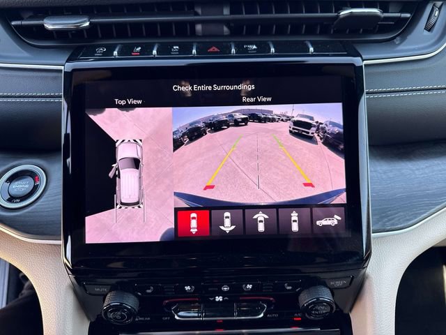 Used 2025 Jeep Grand Cherokee Limited w/ Luxury Tech Group II AWD/4WD image 25