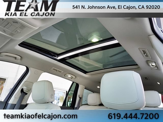 Used 2023 Cadillac XT6 Premium Luxury w/ Technology Package FWD image 16
