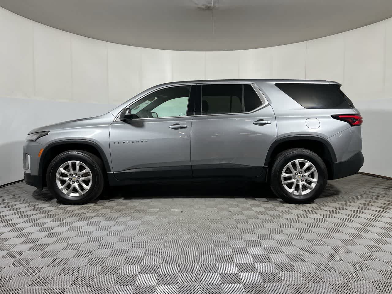 Used 2023 Chevrolet Traverse LS w/ LPO, Floor Liner Package AWD/4WD image 5