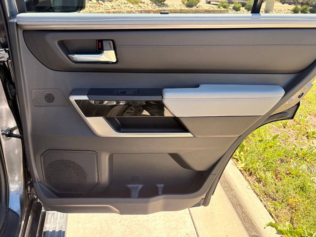 Used 2025 Toyota Sequoia Limited AWD/4WD image 30