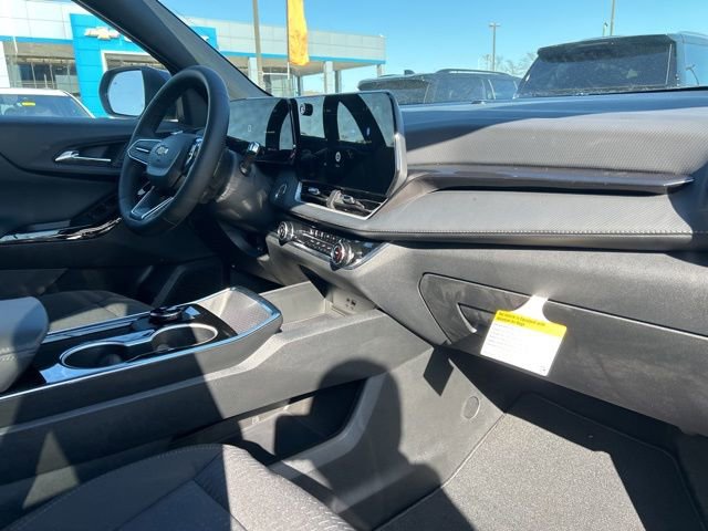 New 2026 Chevrolet Equinox LT FWD image 32